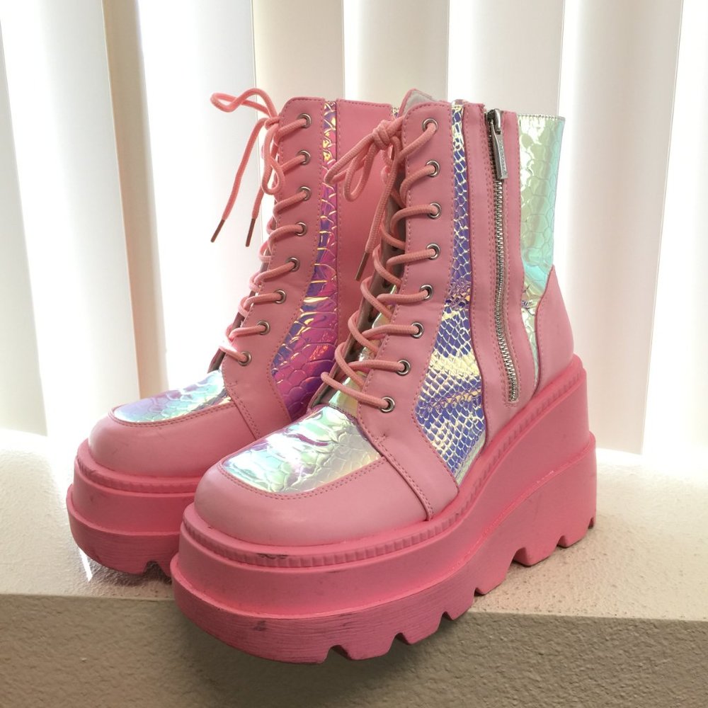 PRE LOVED - RADIO Pink Poison Pink Platform Boots PNK/9 - SH296